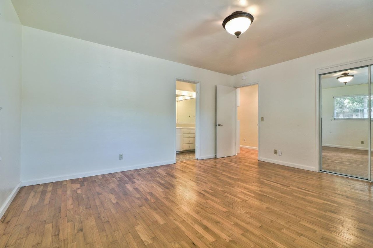 2887 Oak Knoll Rd