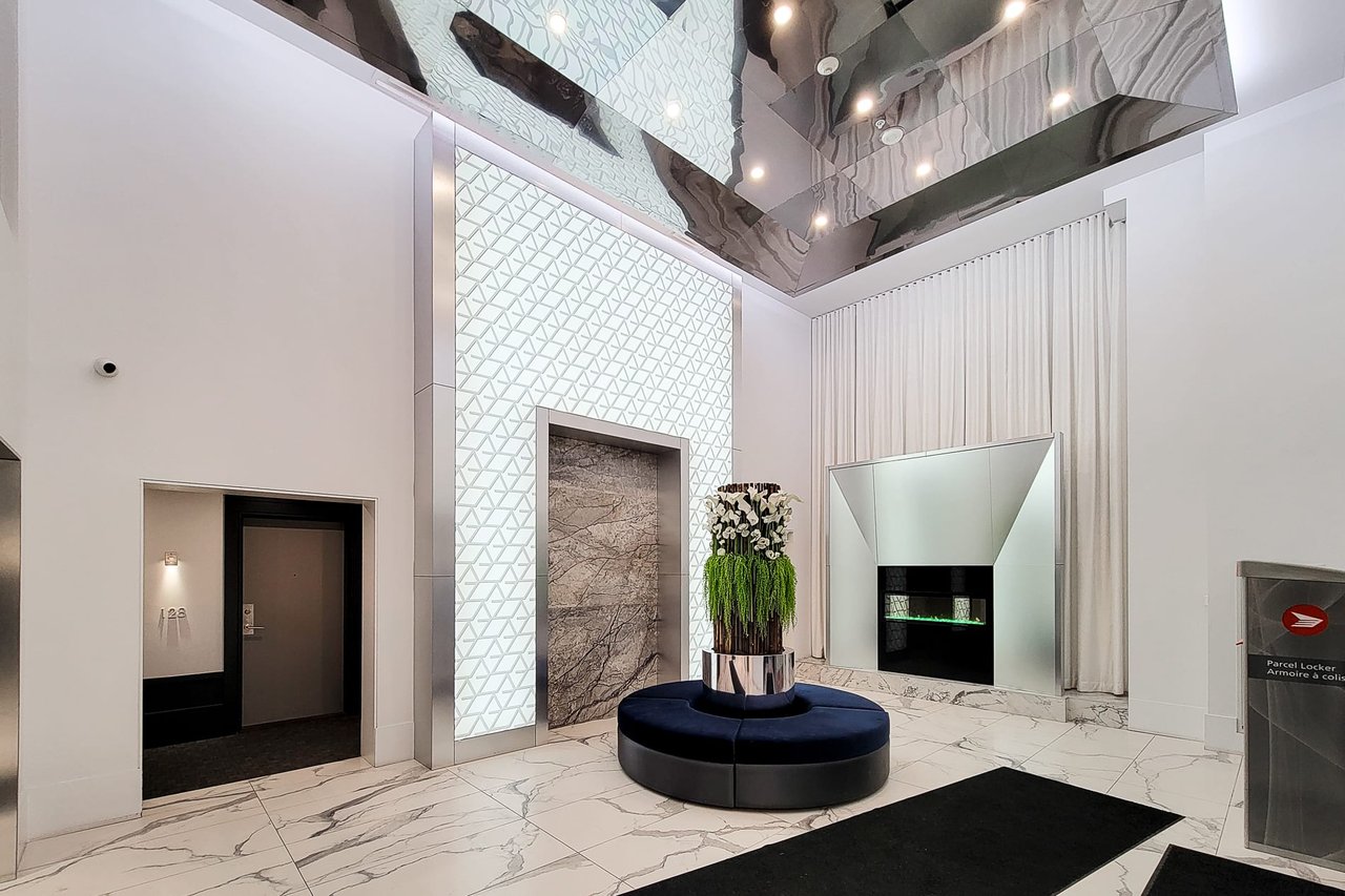 16 Concord Pl Unit: 447