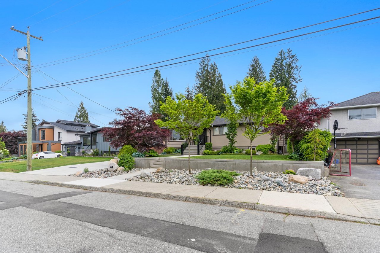 1720 Grover Ave