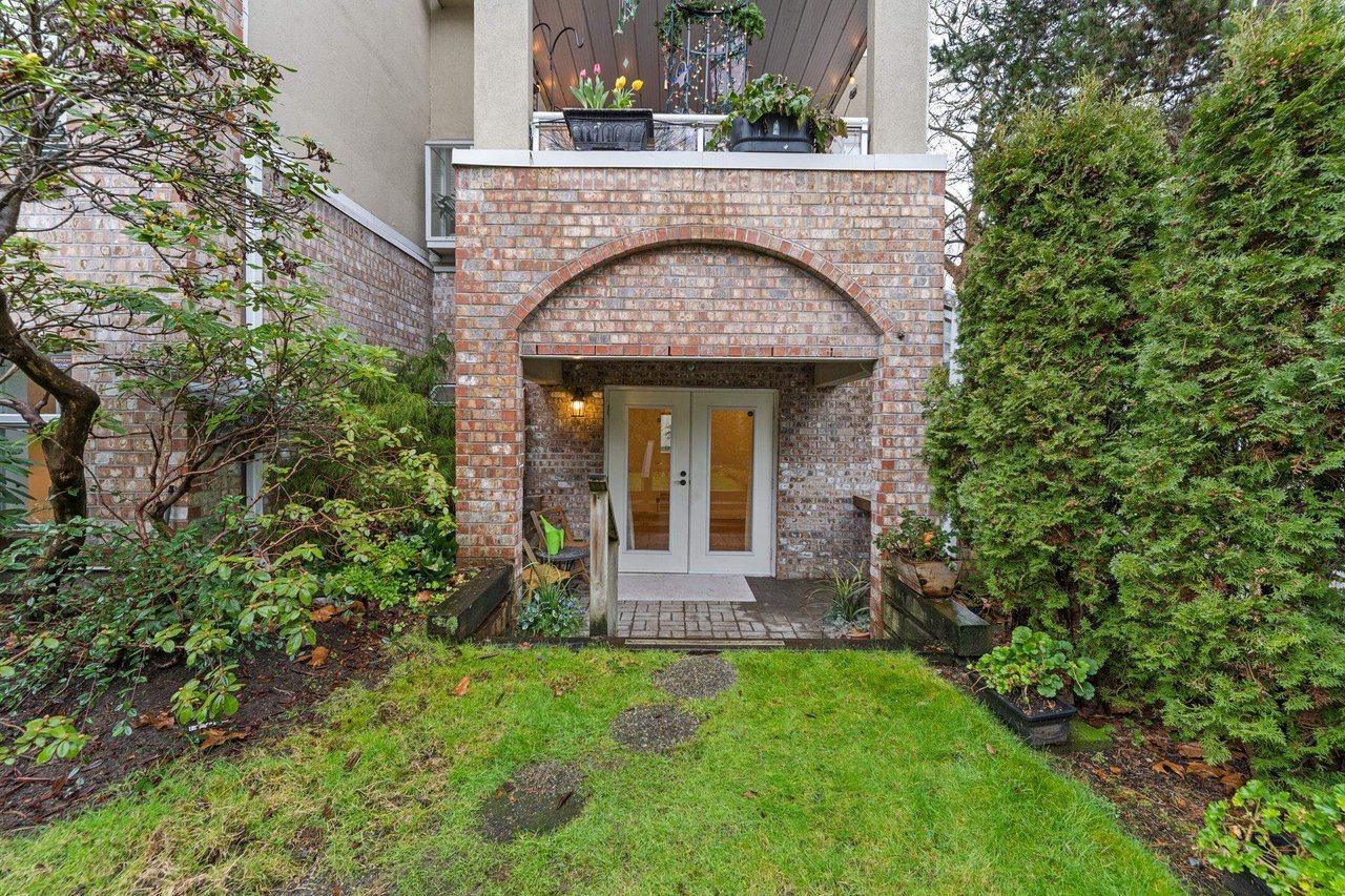 1-2110 Marine Dr