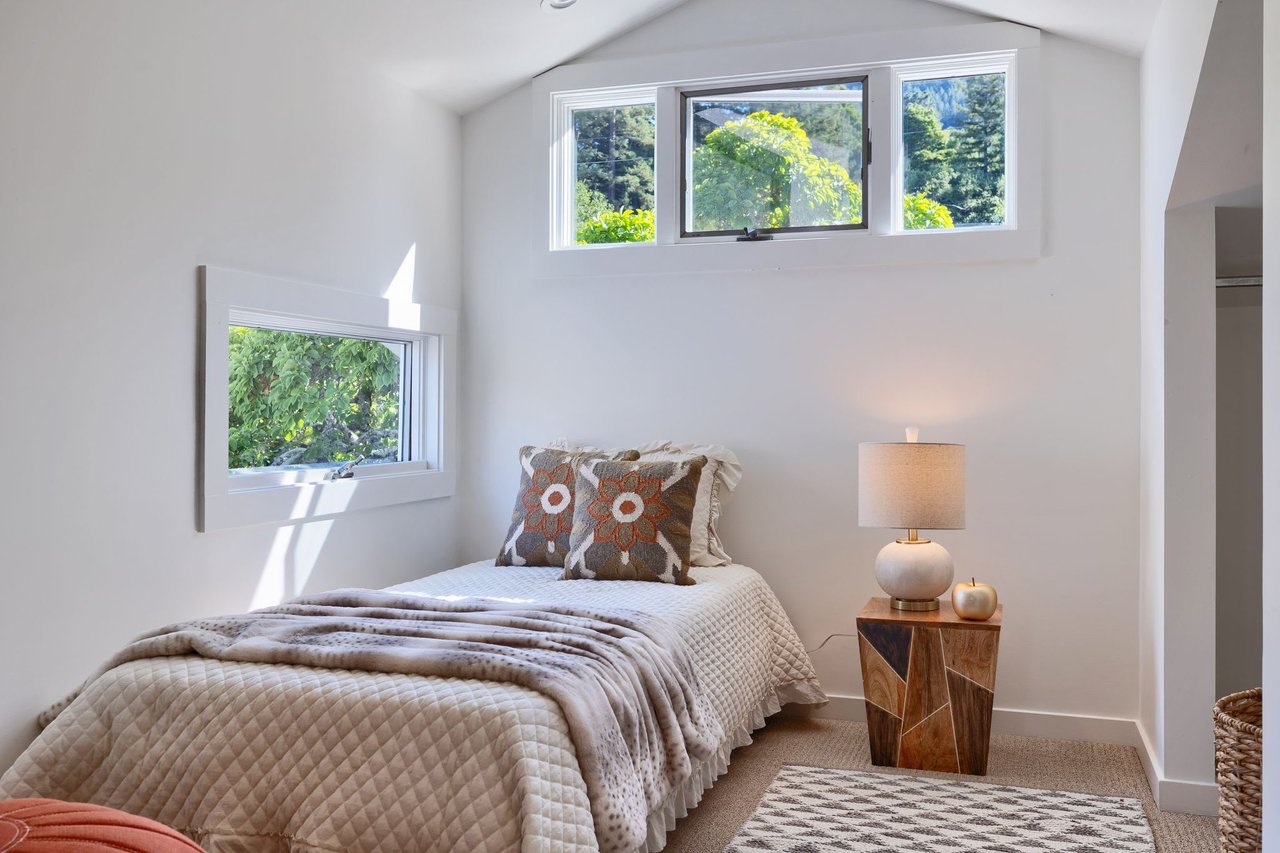 10 Ardmore Road, Larkspur