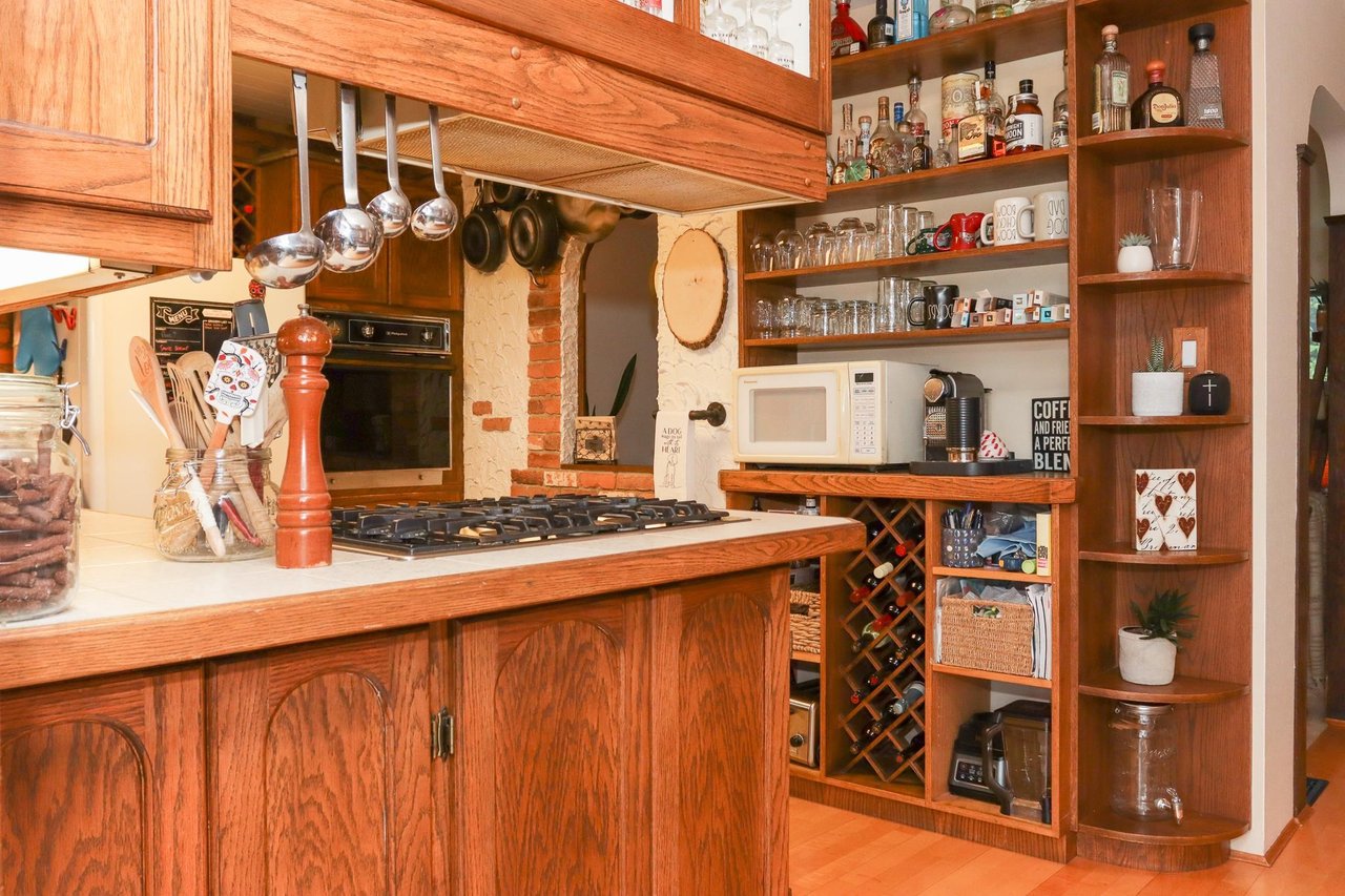 1148 Deep Cove Road, North Vancouver