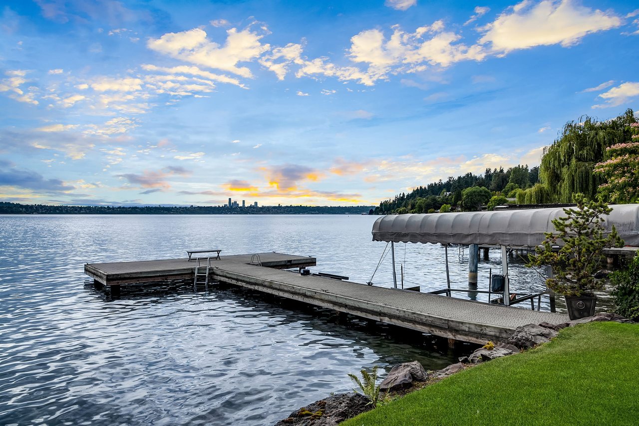 A Prized Residence on Mercer Island