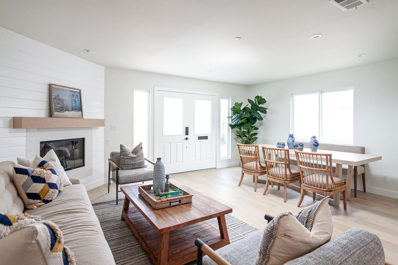 945 W Balboa Boulevard