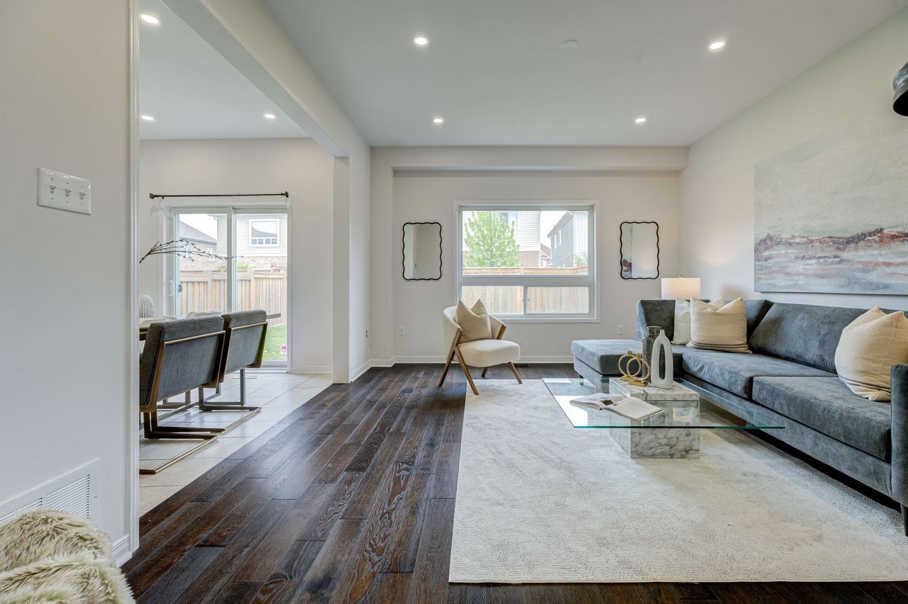 18 Fred Jackman Ave