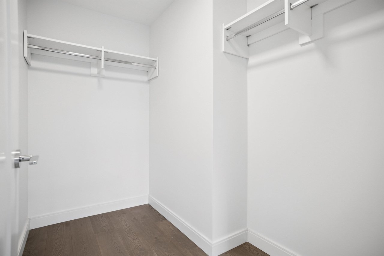 203-4932 Cambie St