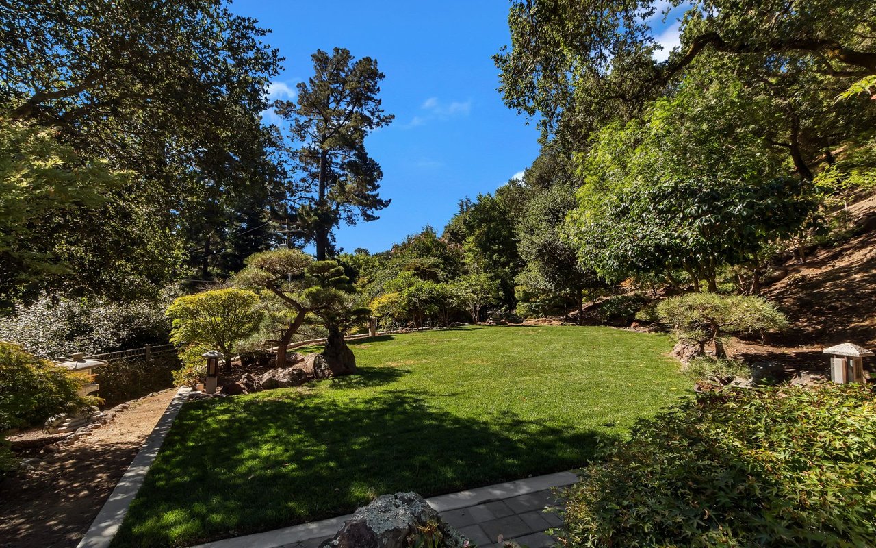 1 Camellia Ln