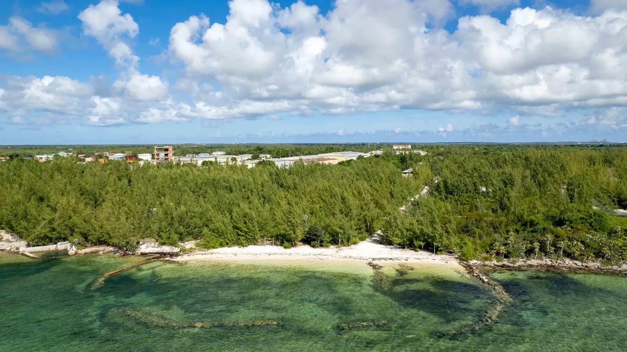 Single Family Lot in Southern Seas
