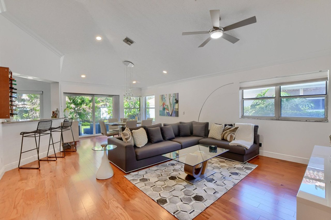 2061 NW 52nd St