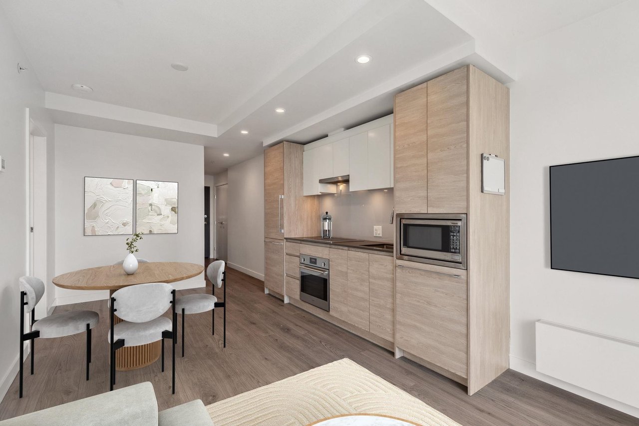 1112-13615 Fraser Highway, Surrey