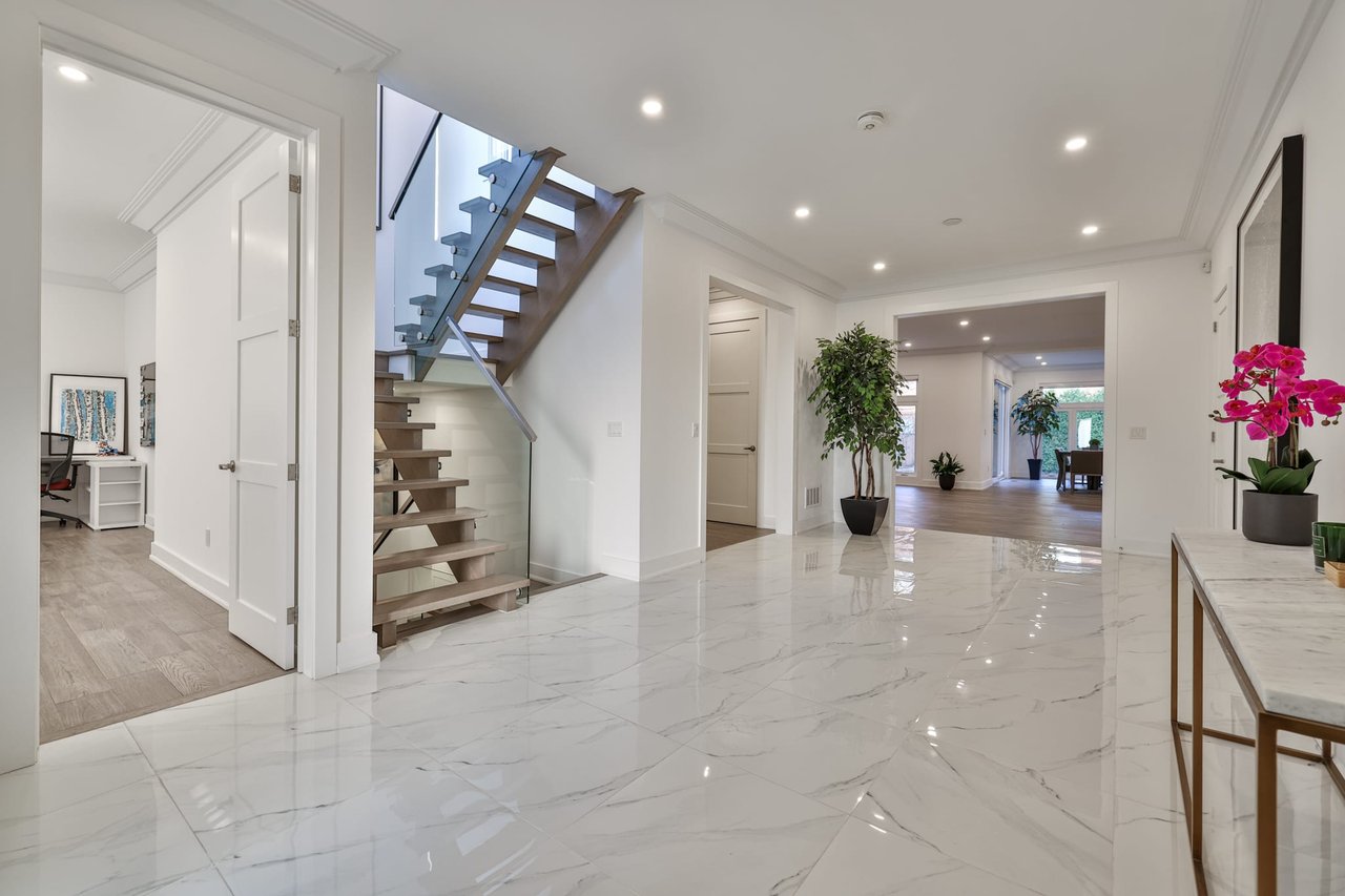 SOLD: Premium Corner Locale