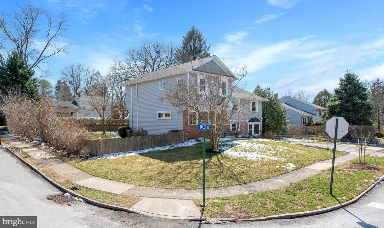 303 Bailey Rd