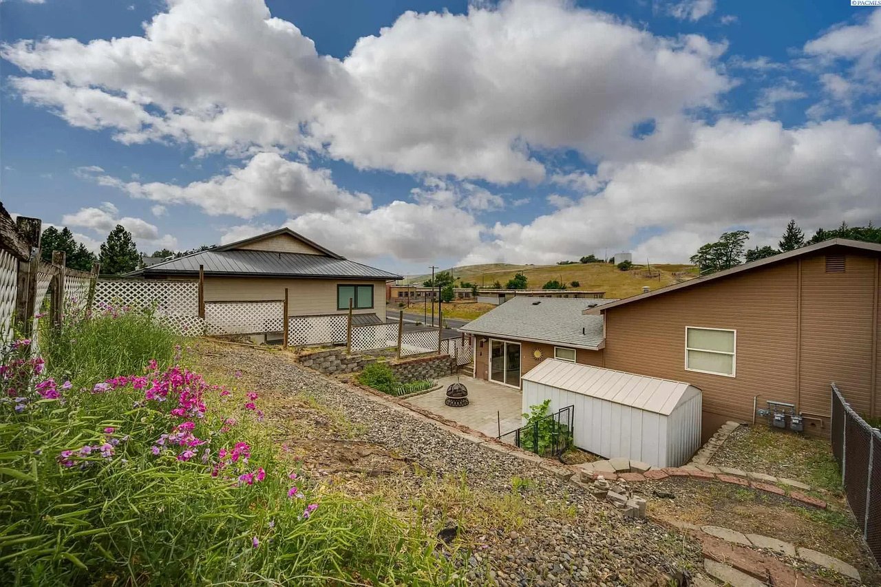 804 S Vista Point Dr