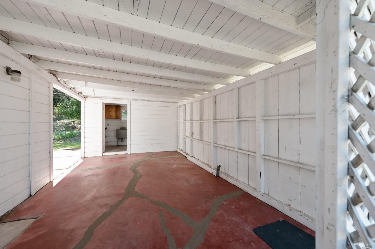 3295 Linwood Ave