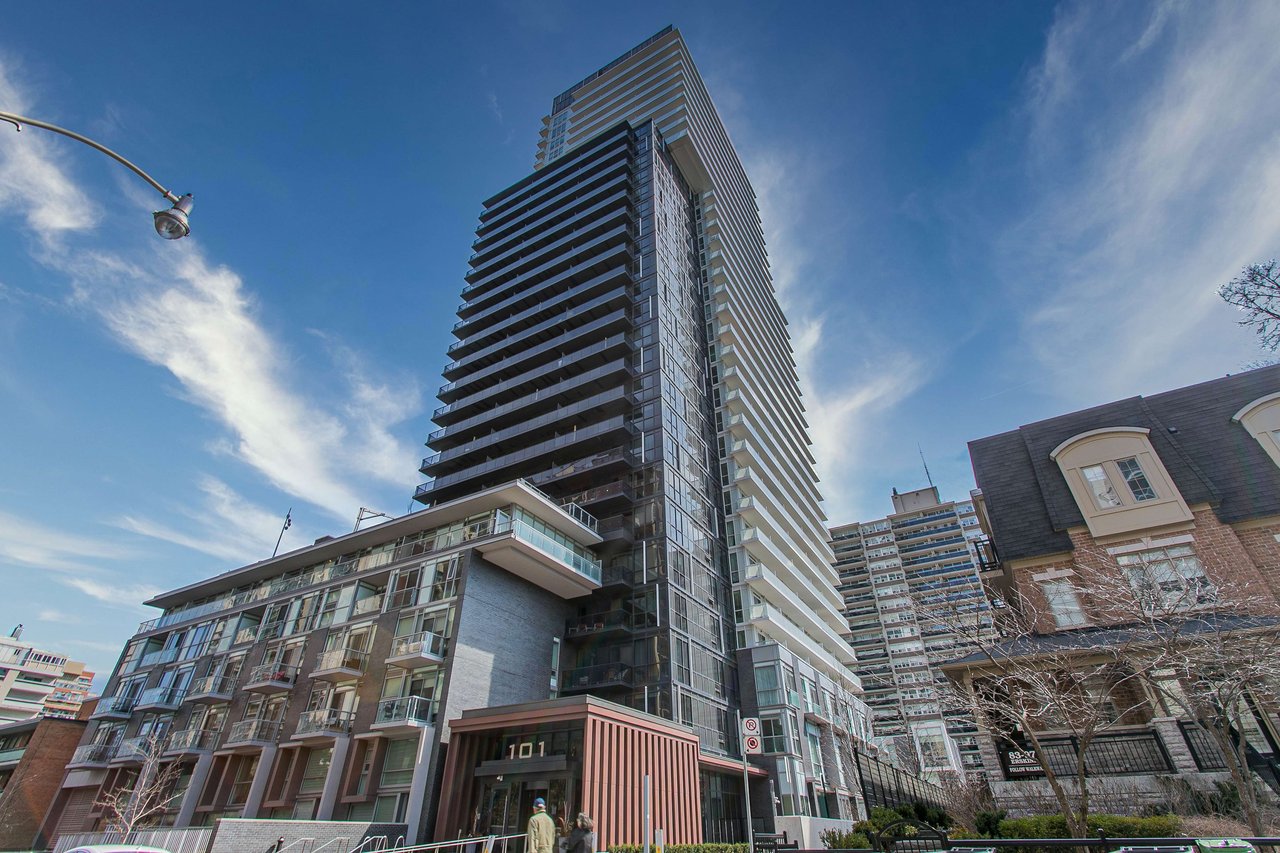 Skyline Sanctuary With Huge Terrace