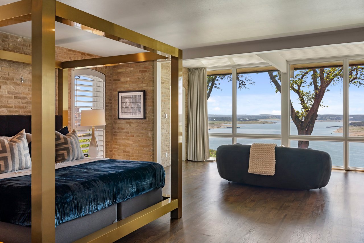 The Iconic 007 Bond Retreat