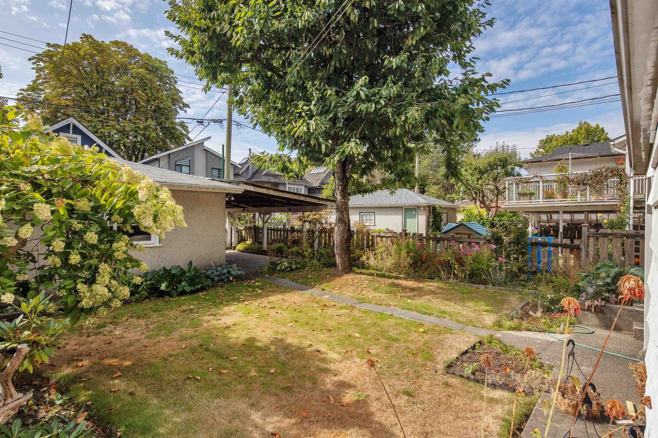 158 E 42nd Ave