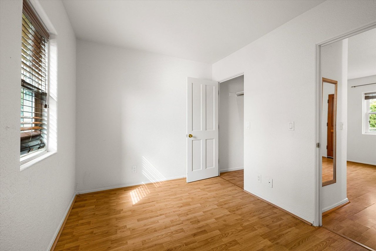 107 W Quinto St