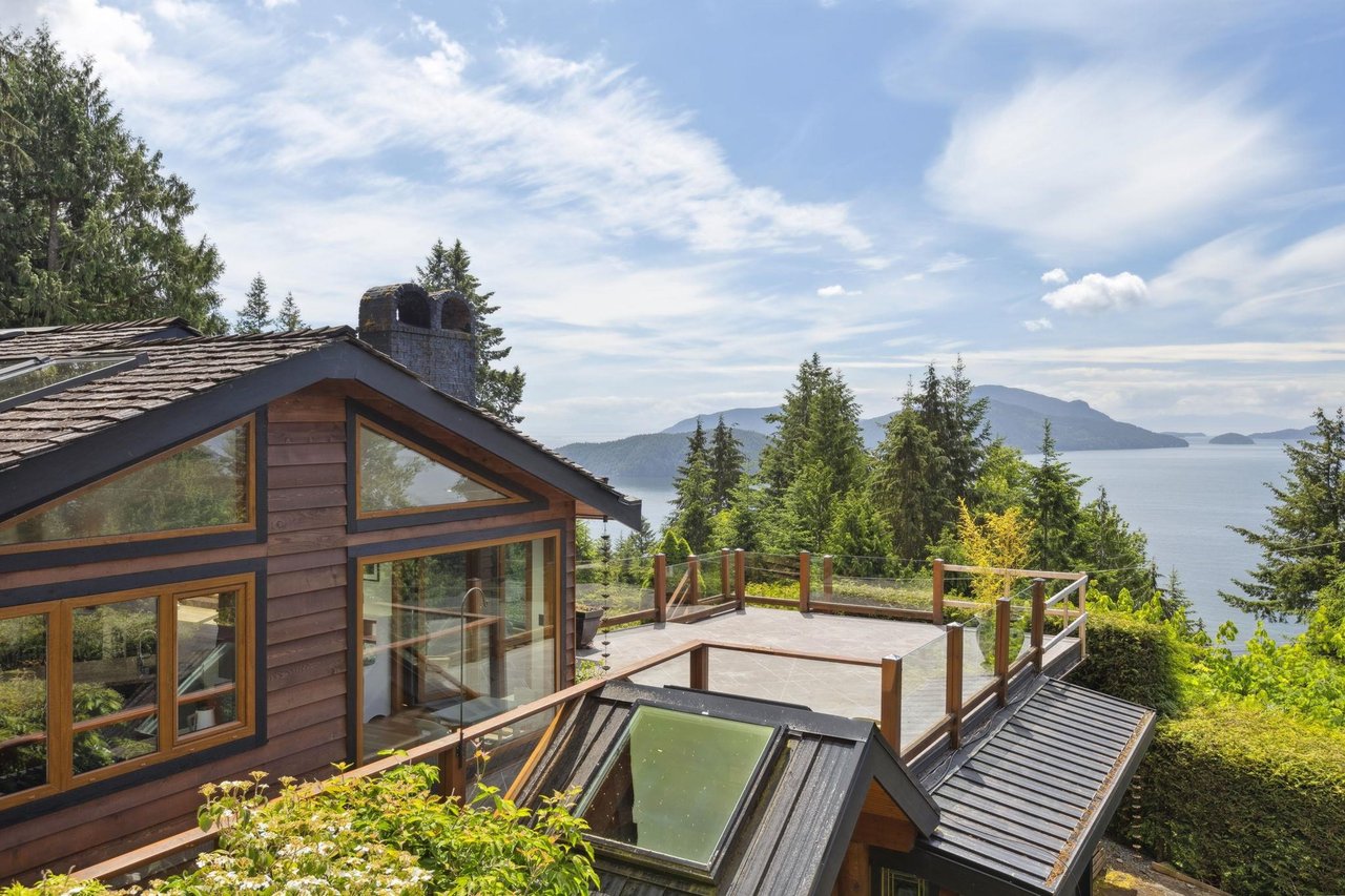 425 Mountain Dr