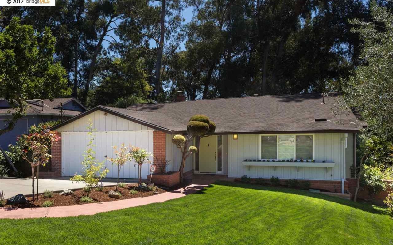 111 Maiden Ln