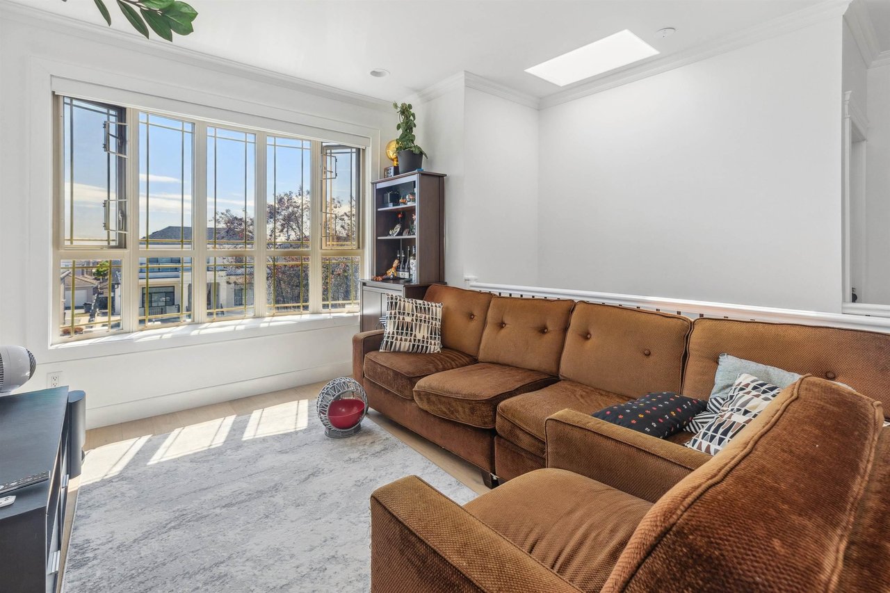 465 E 55th Ave