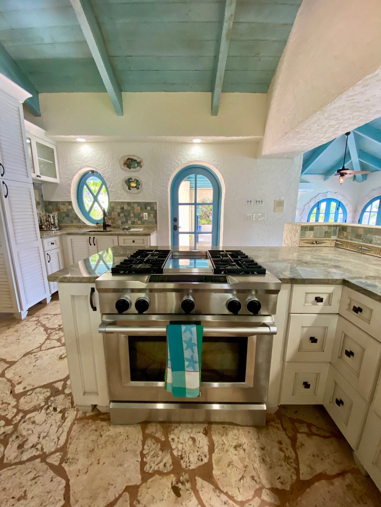 CLIFF HOUSE VILLA