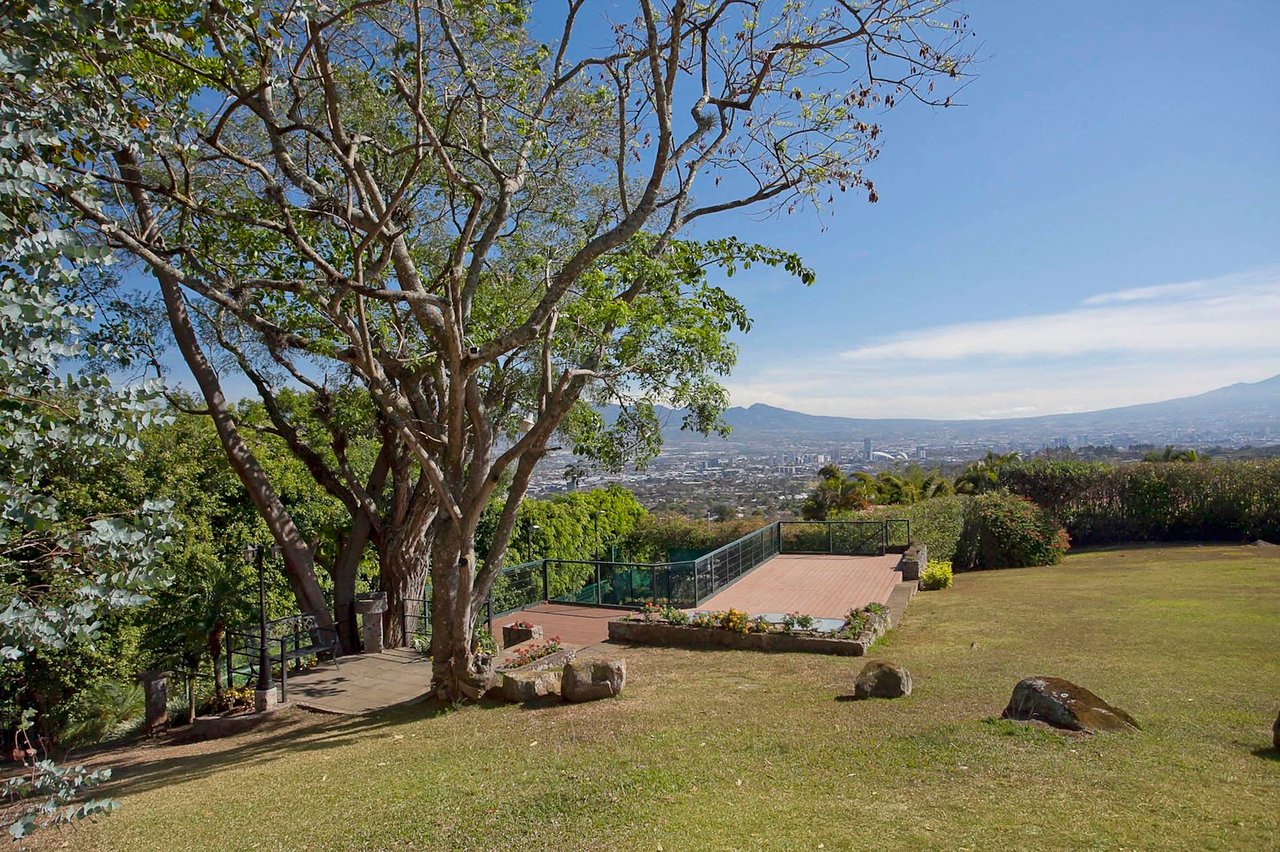Hilltop Pool Estate Tennis Court, Escazu, San Jose