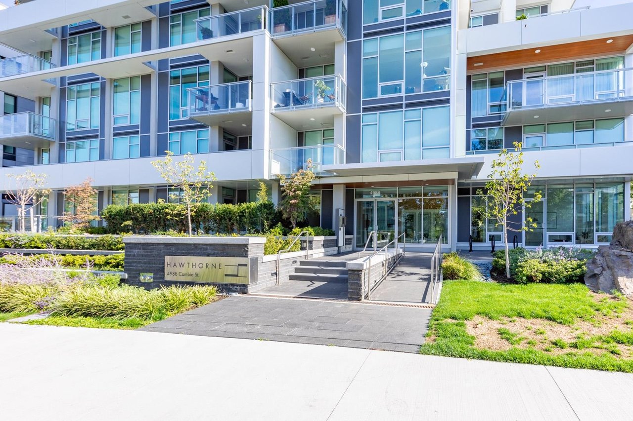 401-4988 Cambie St