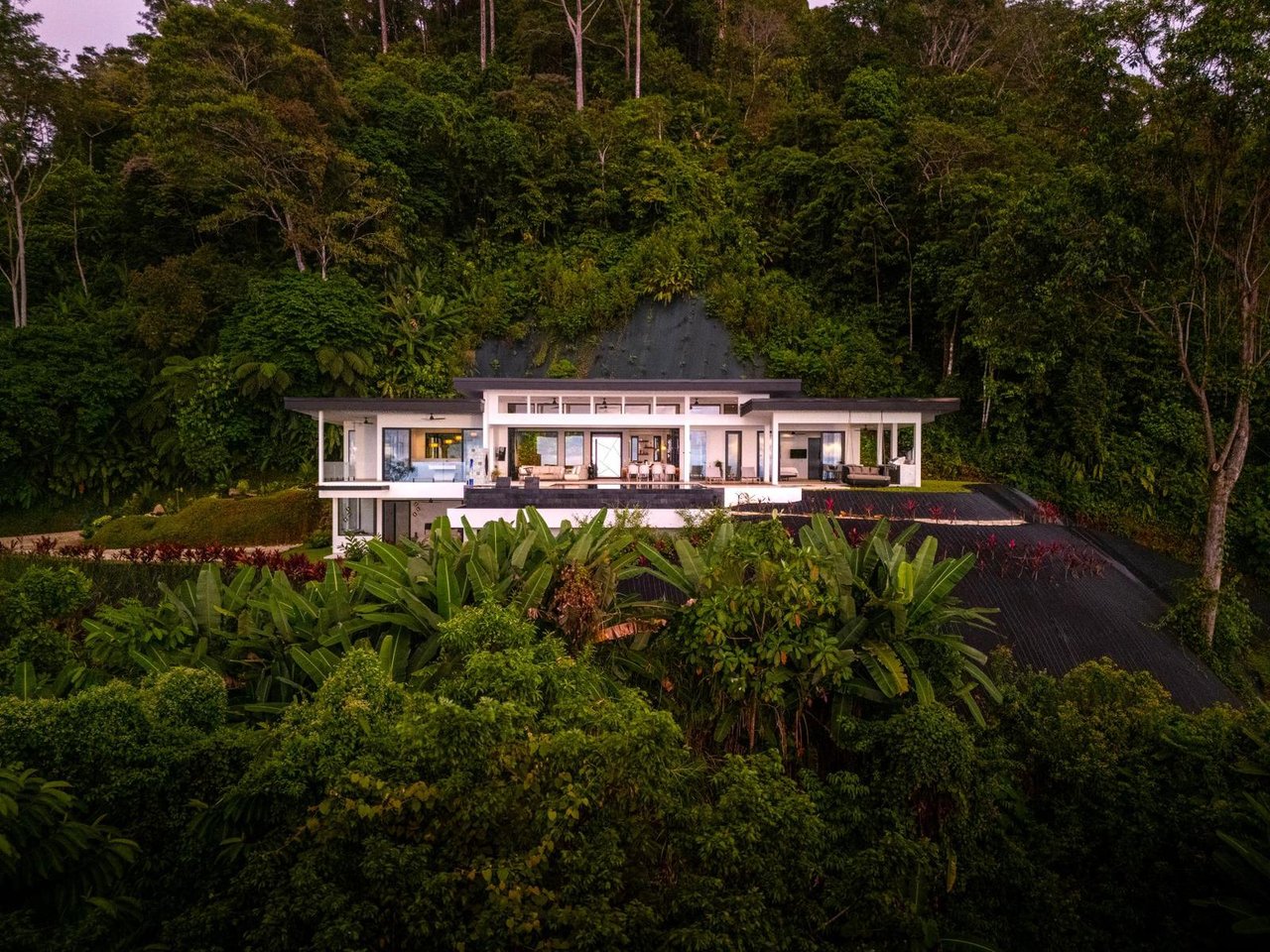 Private Solar Powered Ocean View Villa, Ojochal, Puntarenas