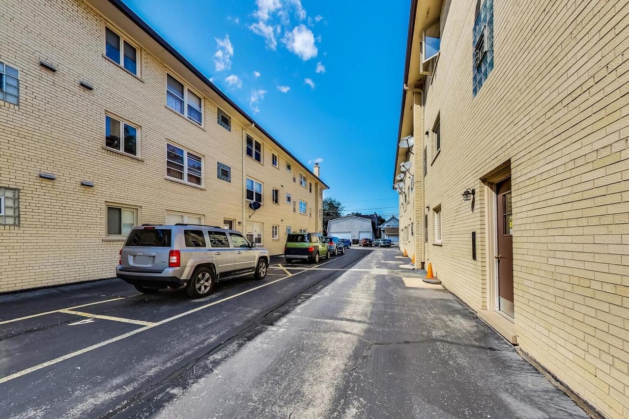 4540 N Linder Avenue # 3C