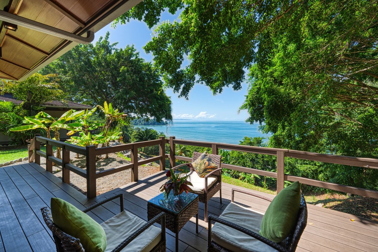 Balinese Beachfront Luxury Hotel, Uvita, Puntarenas