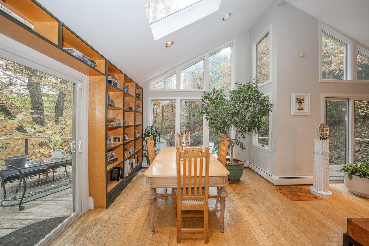 334 Malin Rd