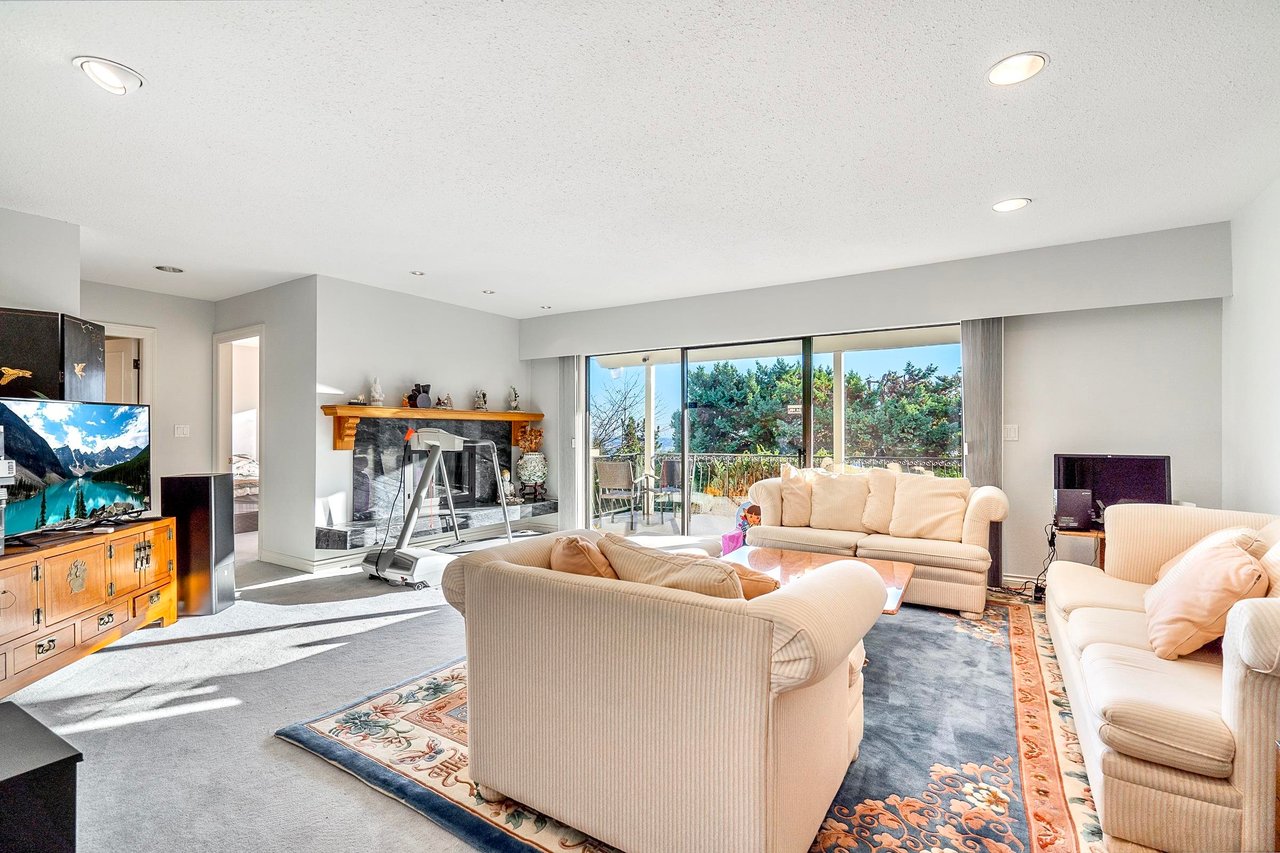 1405 Chartwell Dr