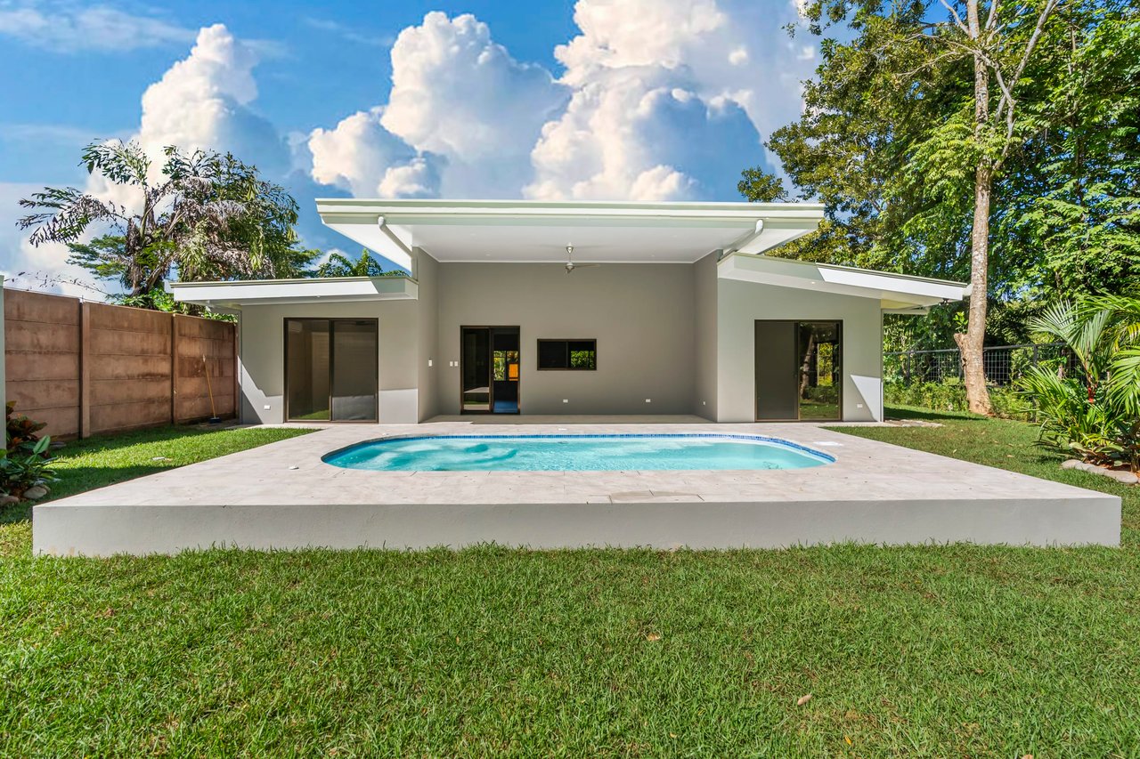 CASA MARINA – CLOSE WALK TO THE BEACH AT PLAYA CHAMAN – 0.14 ACRES