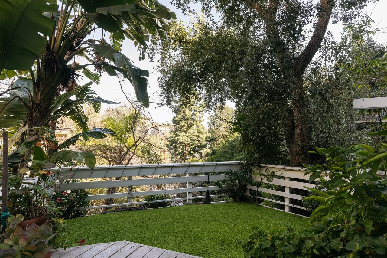 Tranquil and Private Mid Century in Beachwood Canyon