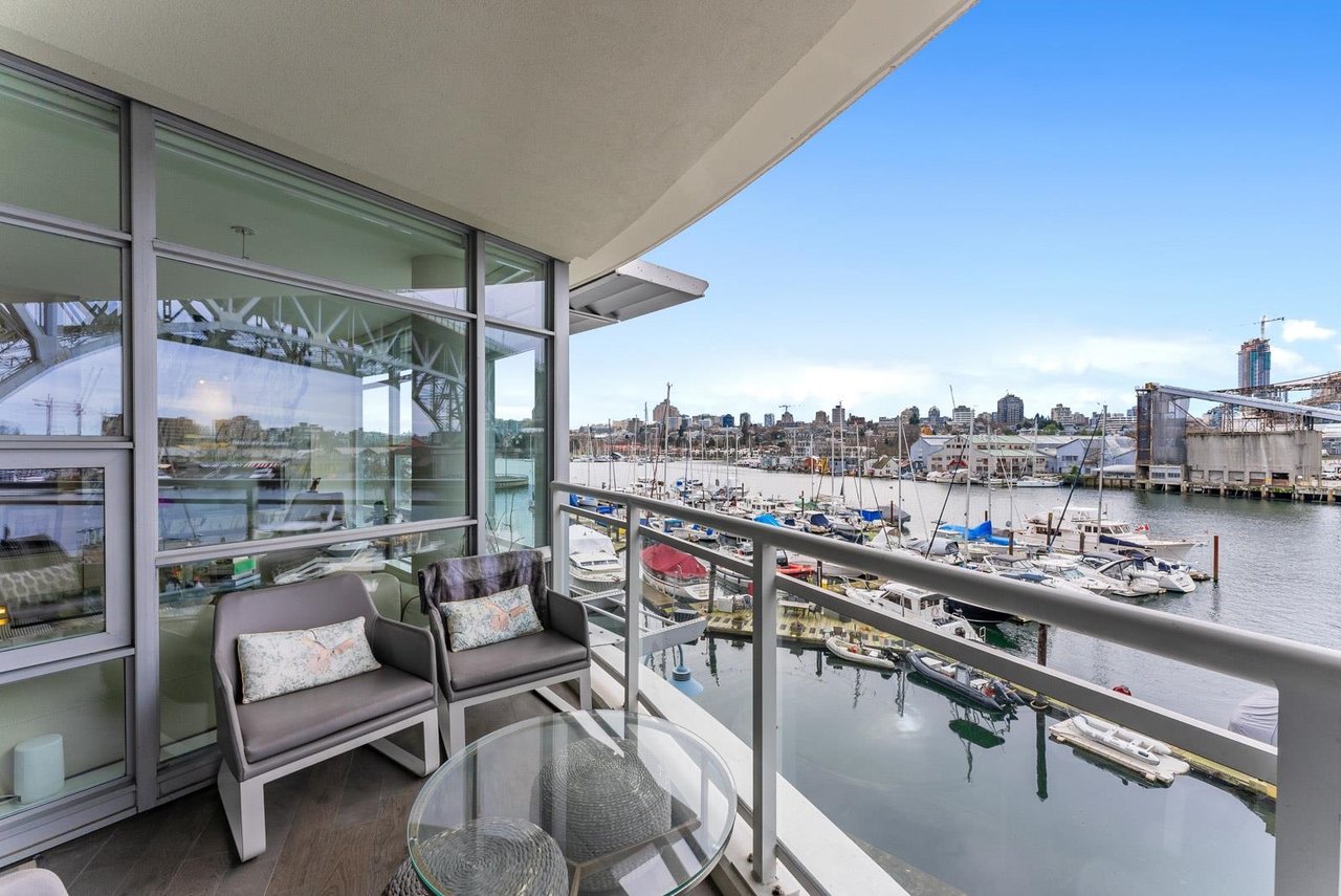 302-628 Kinghorne Mews