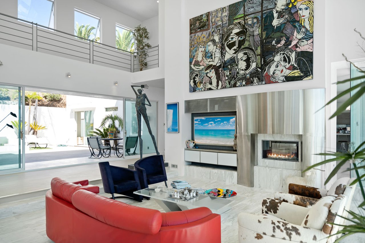 Private Modern Beach Estate | Luxury Shorter-term Lease