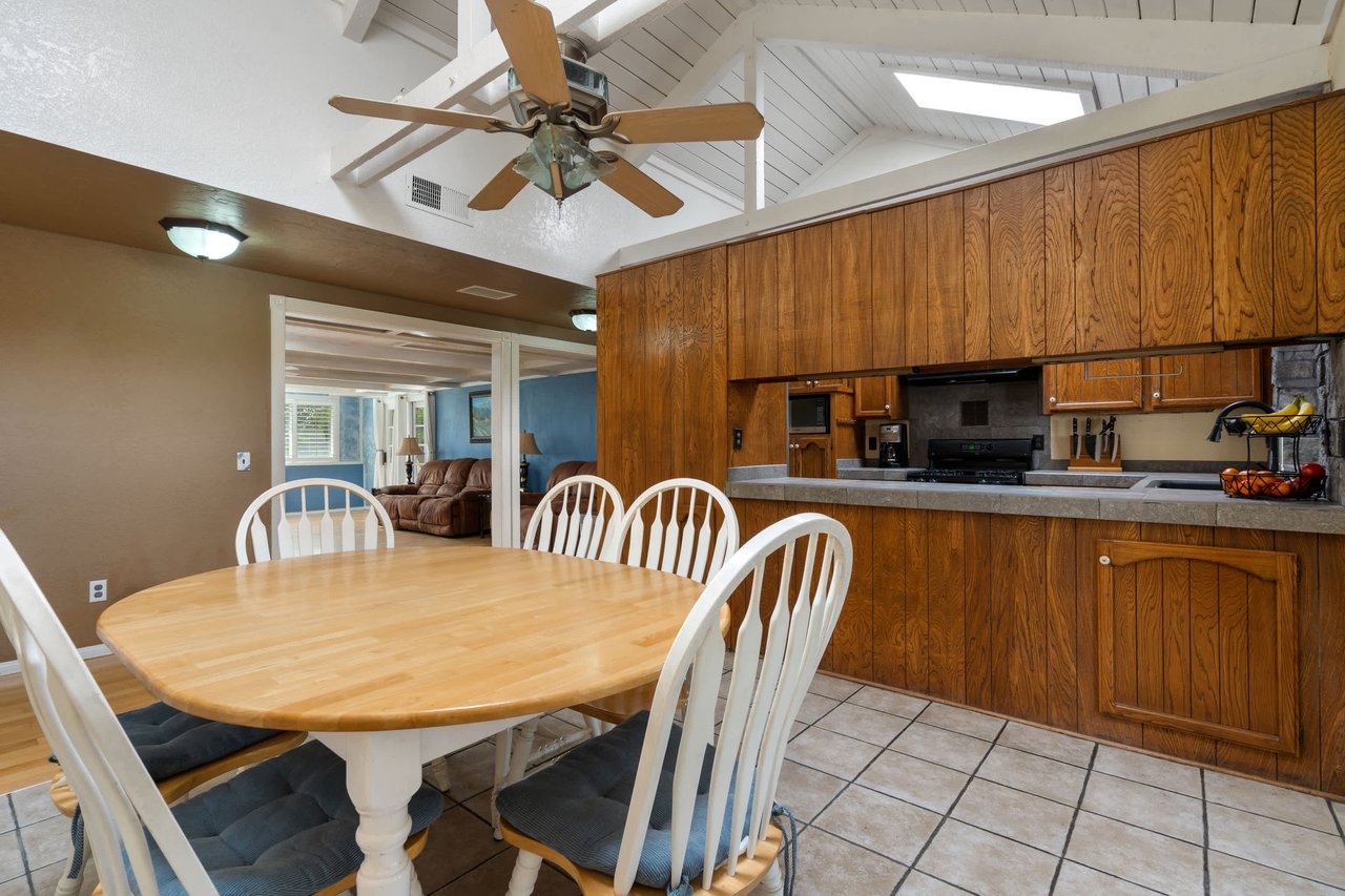 1002 Pepper Tree Ln