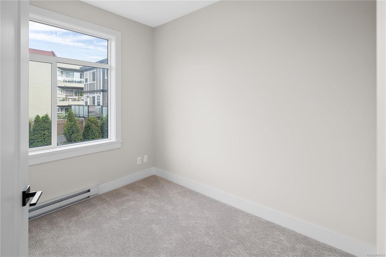 2706 Graham St, Victoria
