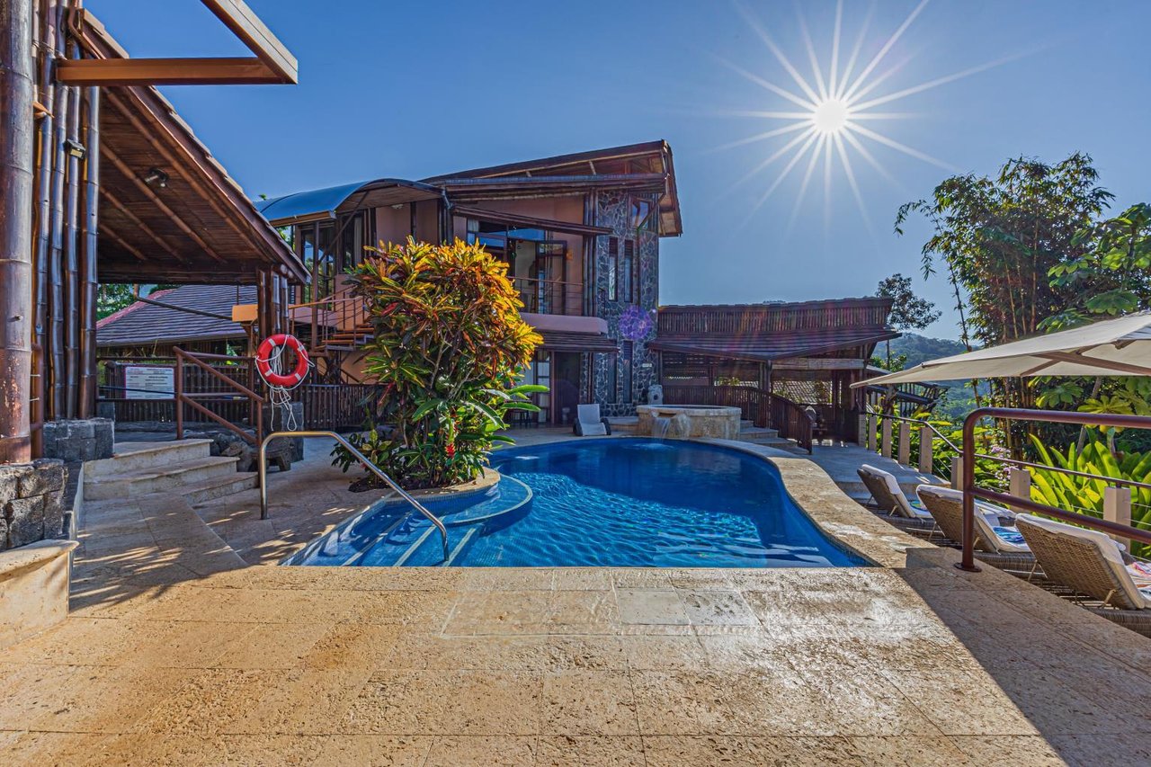 Casa Ramon, Distinguished Tropical Living Near Dominical