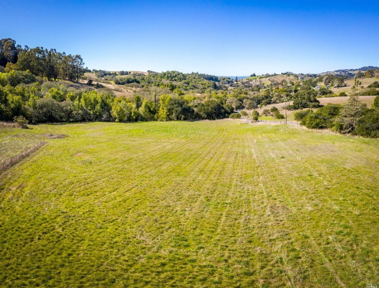 5289 Sonoma Mountain Rd