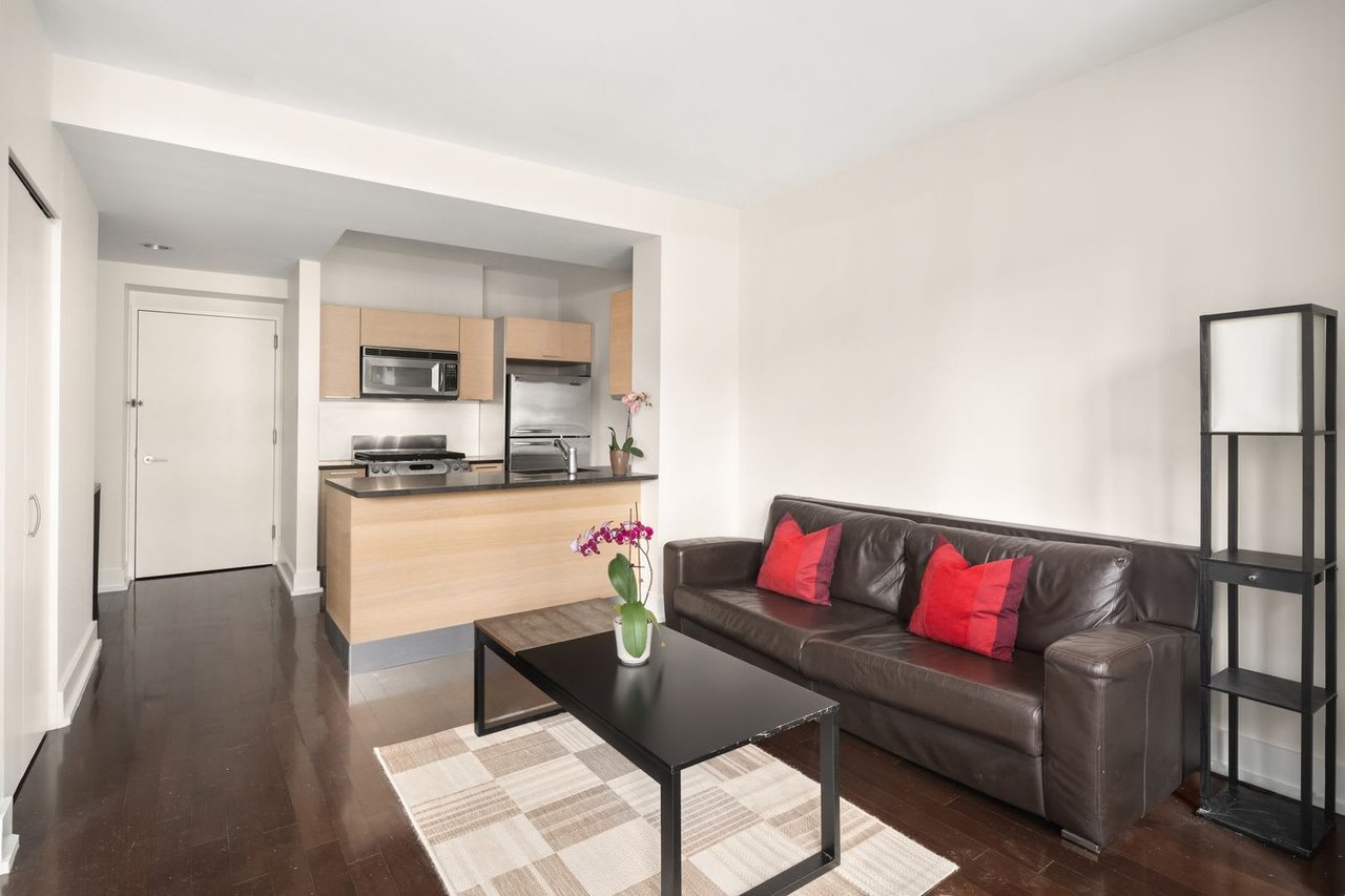 350 W 42nd St, Unit 14I