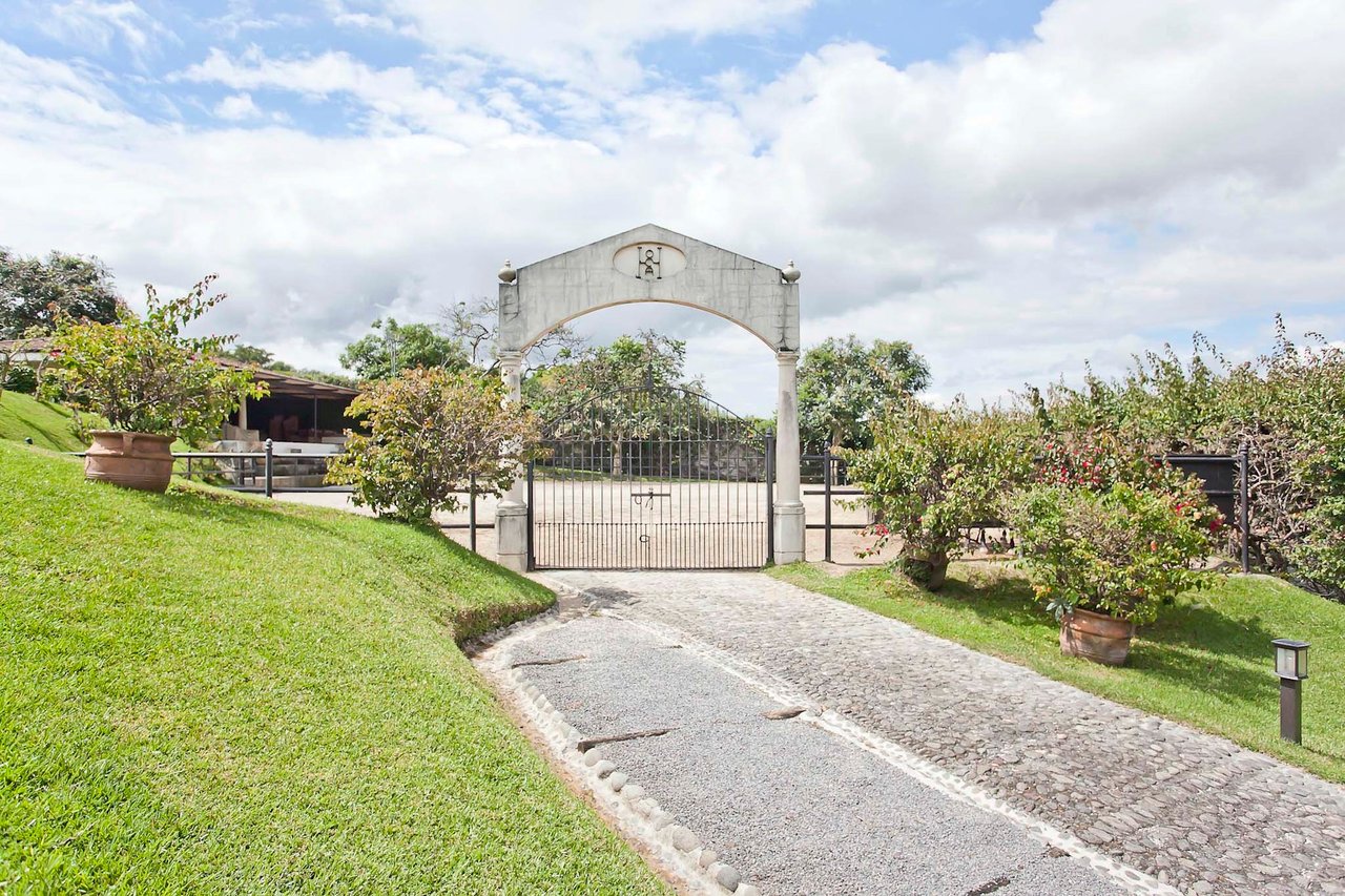 Colonial Equestrian Golf Estate, Heredia