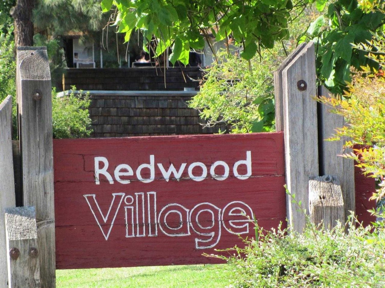 57 Redwood Ct