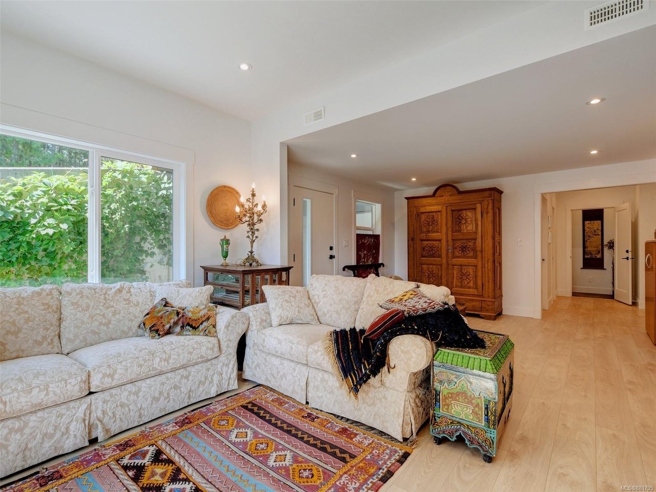 4271 Cherry Point Close