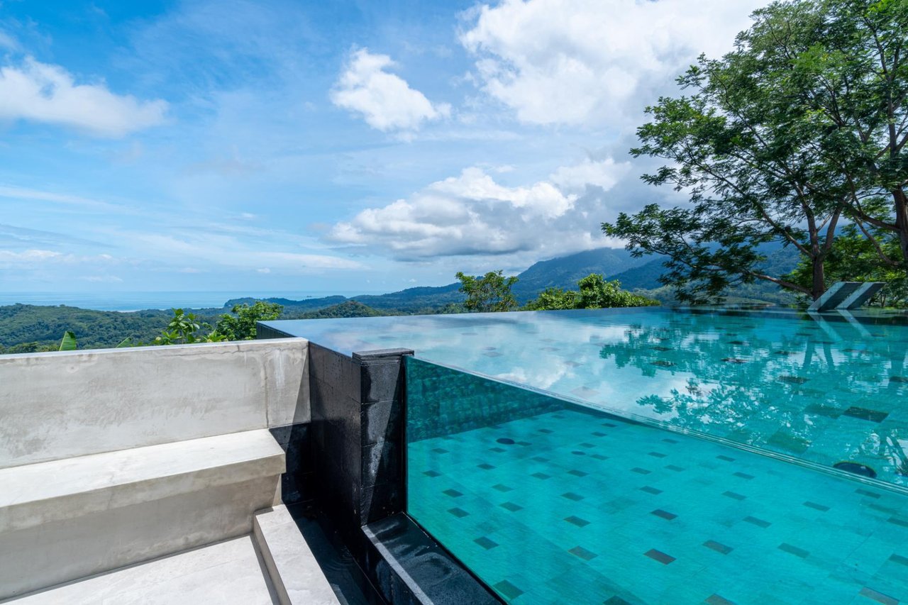 Private Solar Powered Ocean View Villa, Ojochal, Puntarenas