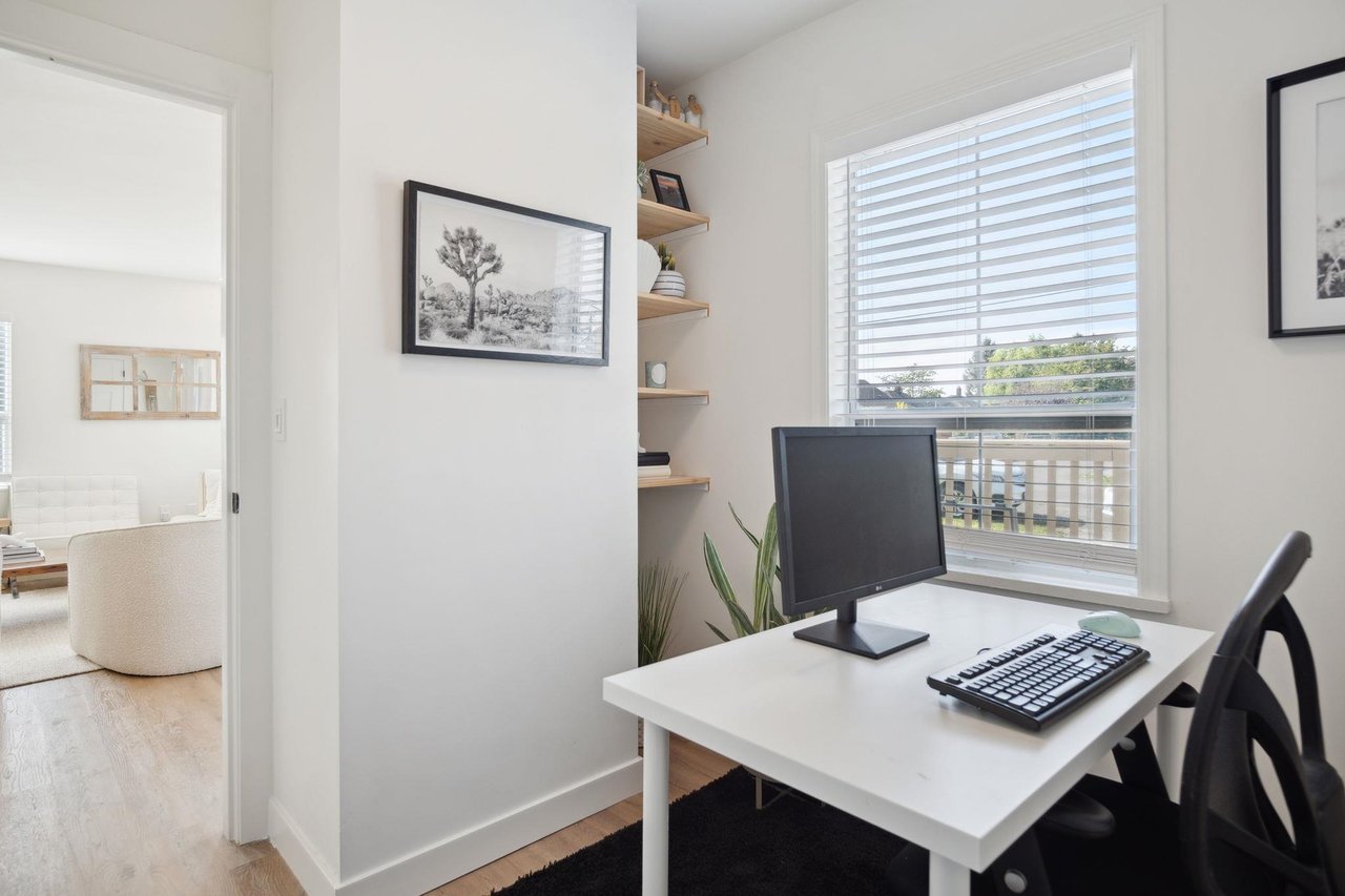 1200 Douglas Cres