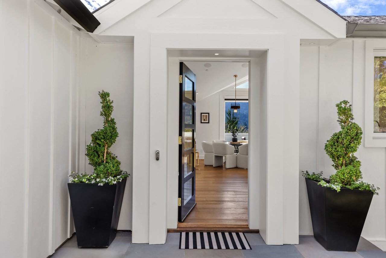 Exceptional Contemporary Renovation