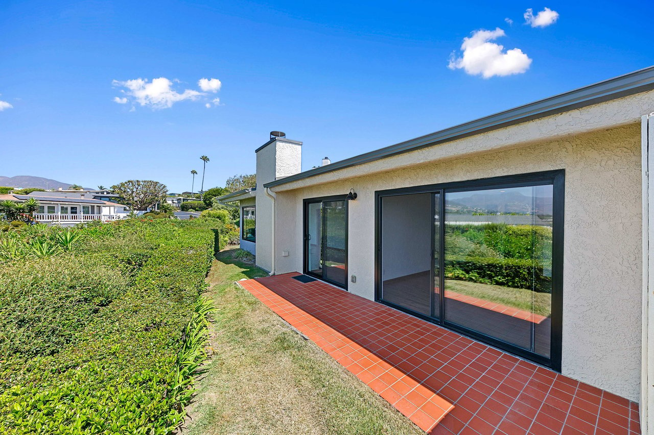 Unobstructed Ocean Views at Zuma Bay Villas