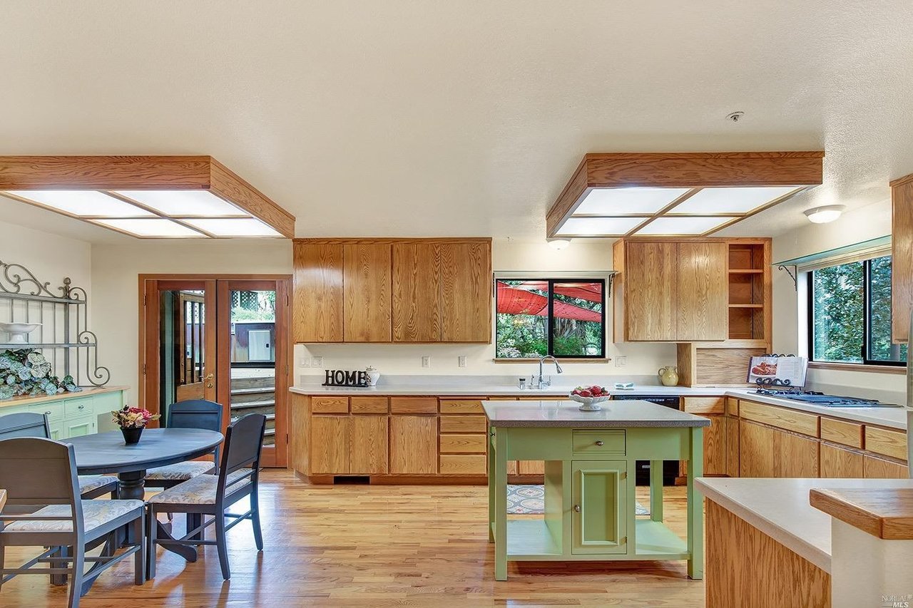 1087 S Fitch Mountain Rd